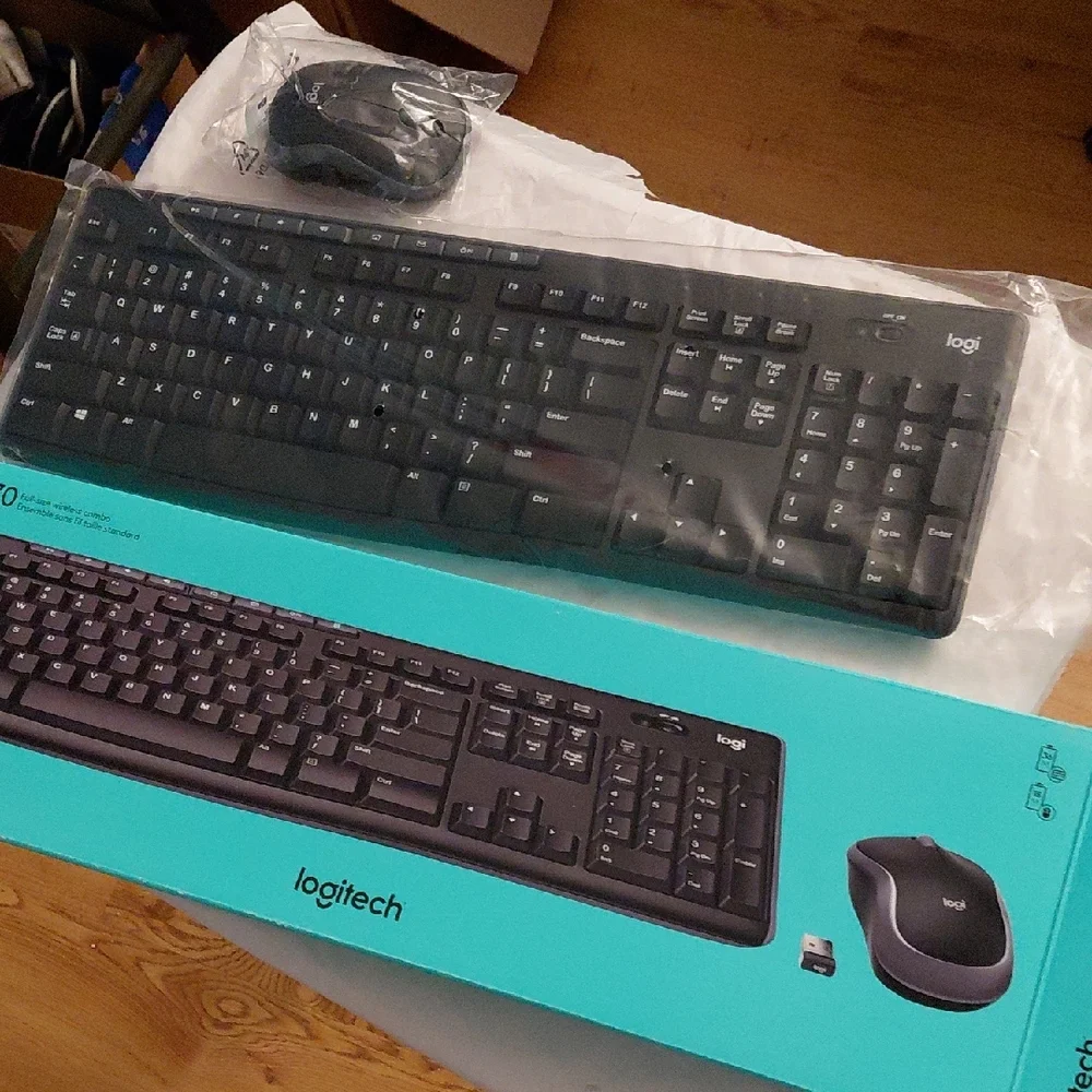 Logitech MK270 Wireless Keyboard and Mouse Combo - Black